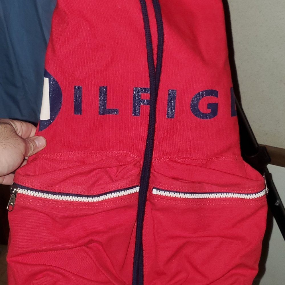 Excellent condition, very rare vintage 90's promotional hilfiger duffel. Likenew - Picture 2 of 4